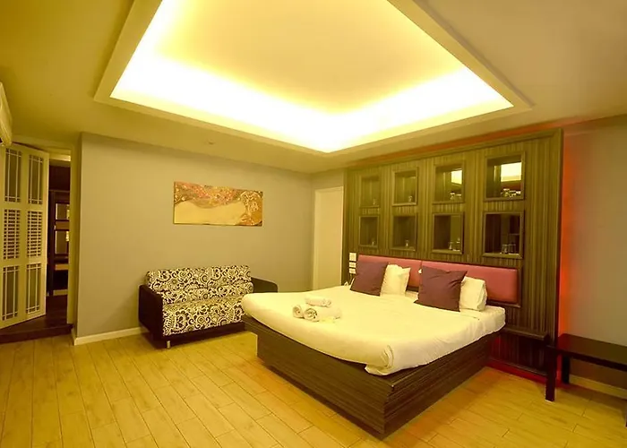 Hotel Paragon 4*