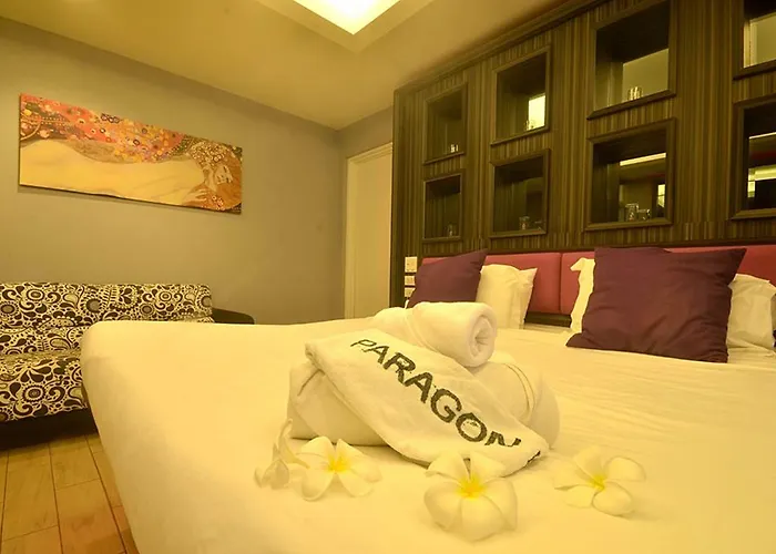 Paragon Hotel 4*