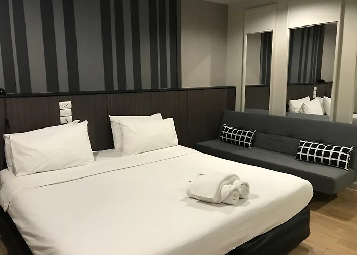 Paragon Hotel