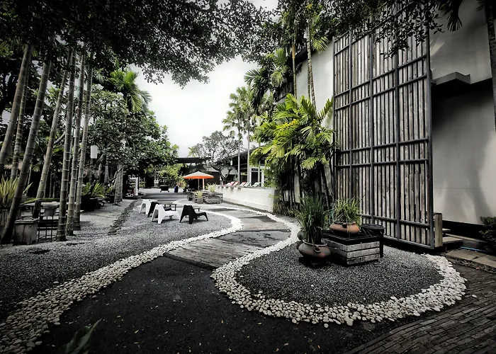 Paragon Hotel 4*