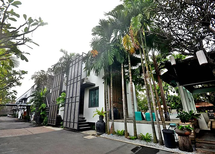 Paragon Hotel 4*