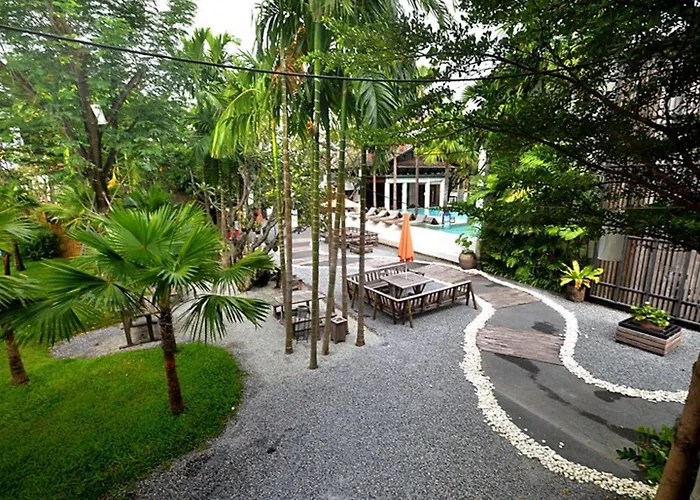 Paragon Hotel