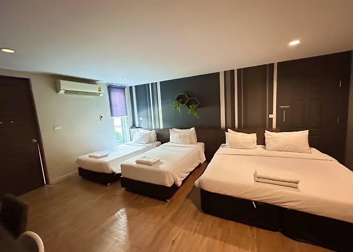 Paragon Hotel