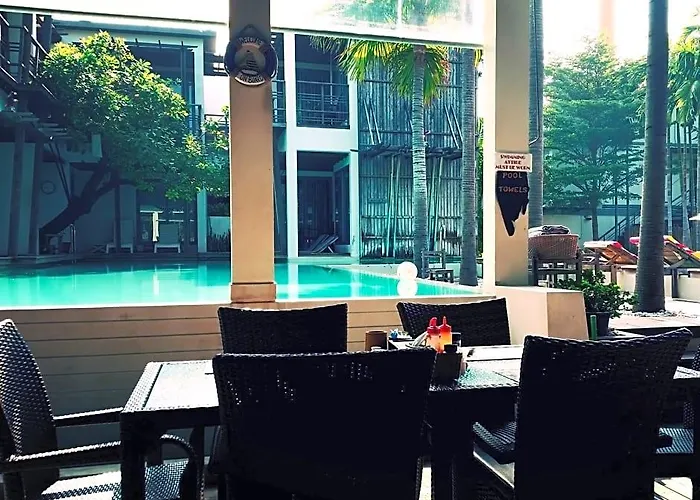 Paragon Hotel