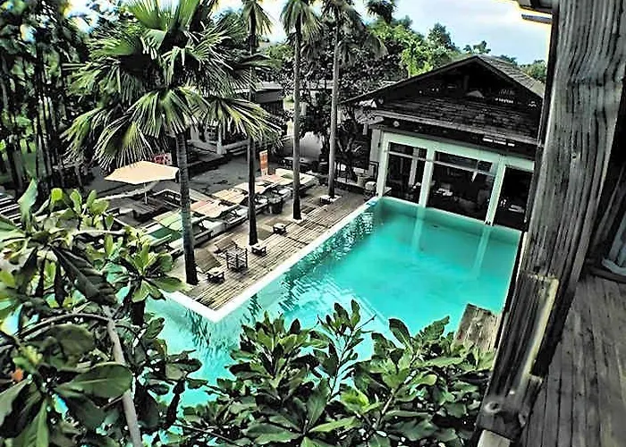 Paragon Hotel